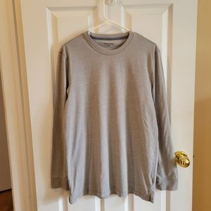5/$20 Grey long sleeve crewneck Denver Hayes cotton tee shirt top medium